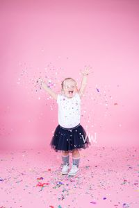 Confetti fotoshoot, feestelijke foto&#039;s, fotograaf maassluis, kinderfotograaf, kinderfeestje, kinderfeestje maassluis, kinderfeestje vlaardingen, kinderfeestje westland, kinderfeestje rotterdam, slijm feestje, jongensfeestje, unicorn kinderfeestje