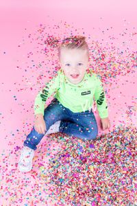 Confetti fotoshoot, feestelijke foto&#039;s, fotograaf maassluis, kinderfotograaf, kinderfeestje, kinderfeestje maassluis, kinderfeestje vlaardingen, kinderfeestje westland, kinderfeestje rotterdam, slijm feestje, jongensfeestje, unicorn kinderfeestje